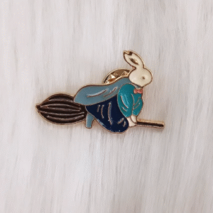Pin conejo brujo